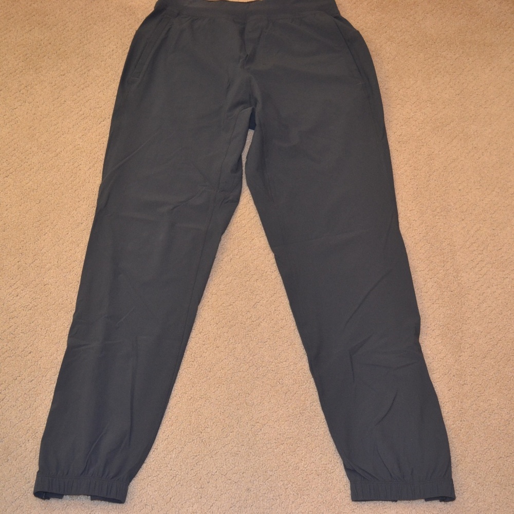 Lululemon Mens running/gym pants, grey,2018 model